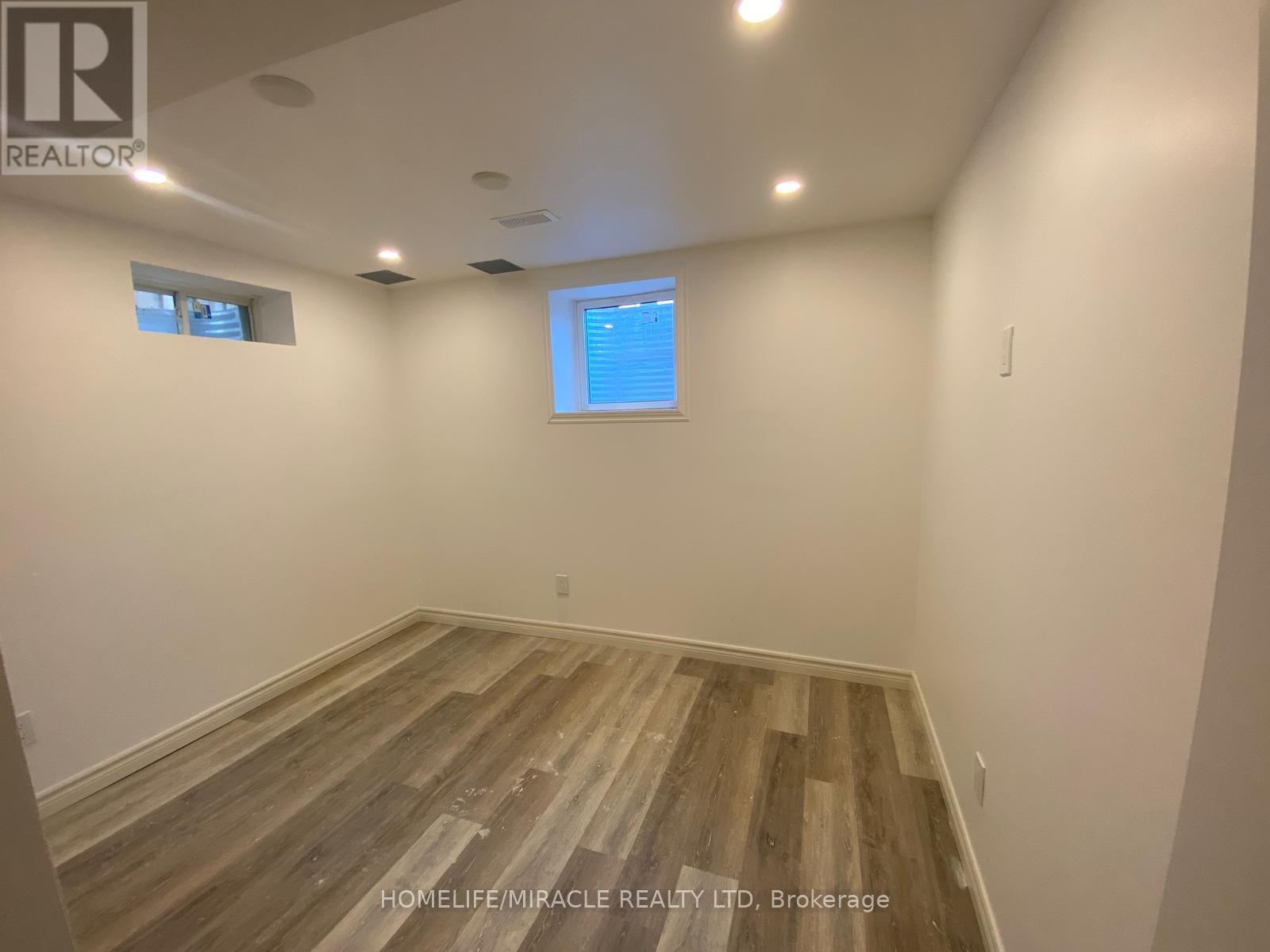 45 Snapdragon Square, Brampton, Ontario  L6P 3K2 - Photo 11 - W12485849