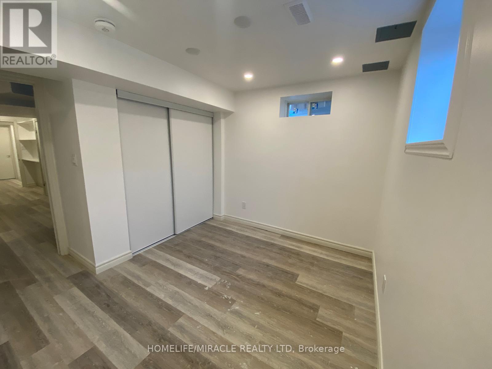 45 Snapdragon Square, Brampton, Ontario  L6P 3K2 - Photo 12 - W12485849