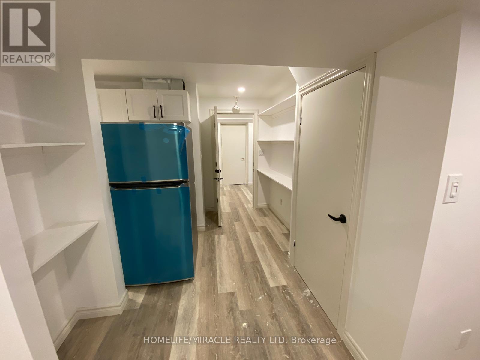 45 Snapdragon Square, Brampton, Ontario  L6P 3K2 - Photo 2 - W12485849