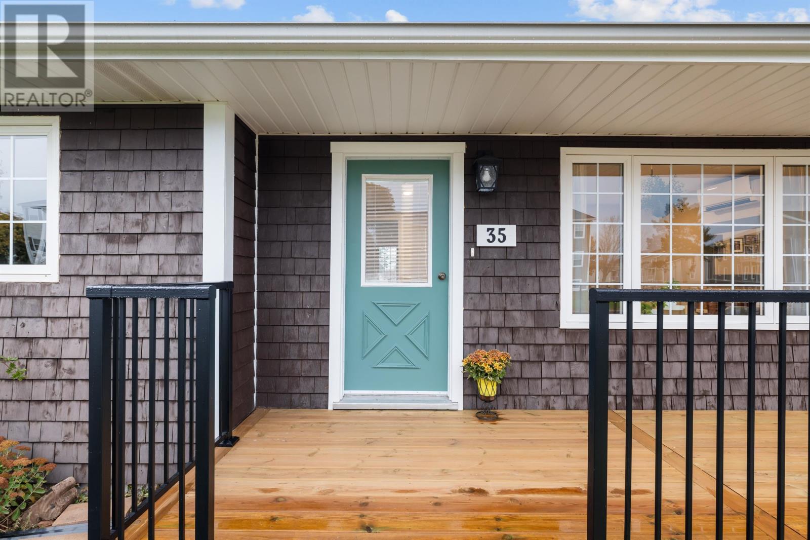 35 Northridge Parkway, Charlottetown, Prince Edward Island  C1C 1A2 - Photo 2 - 202526753