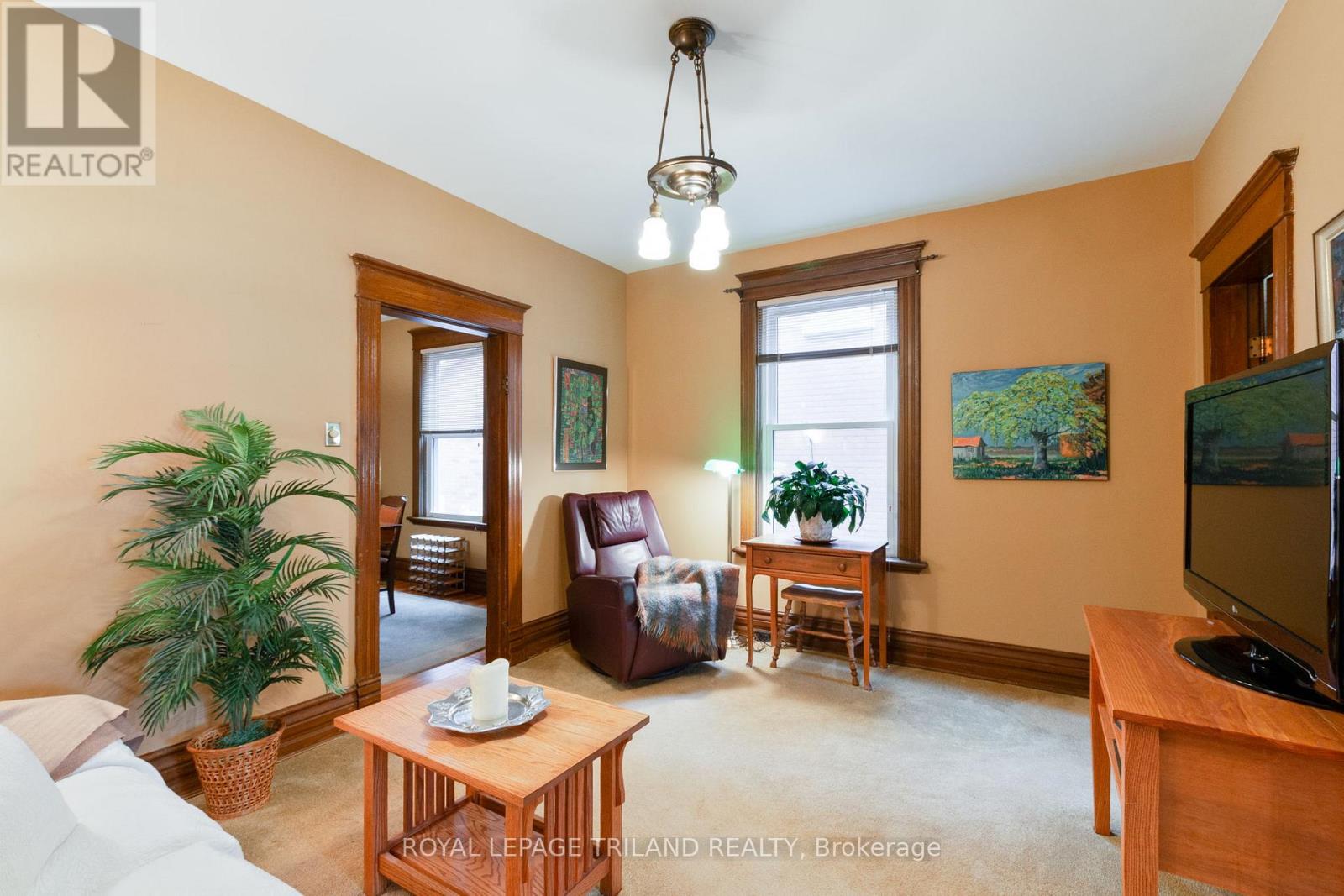 74 Byron Avenue E, London South, Ontario  N6C 1C7 - Photo 6 - X12478880