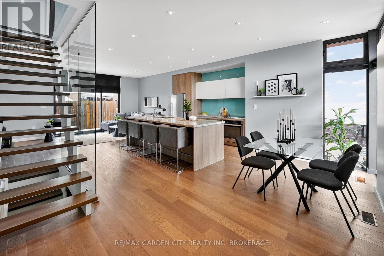 Property at 12 1/2 BEAMER COURT image 4