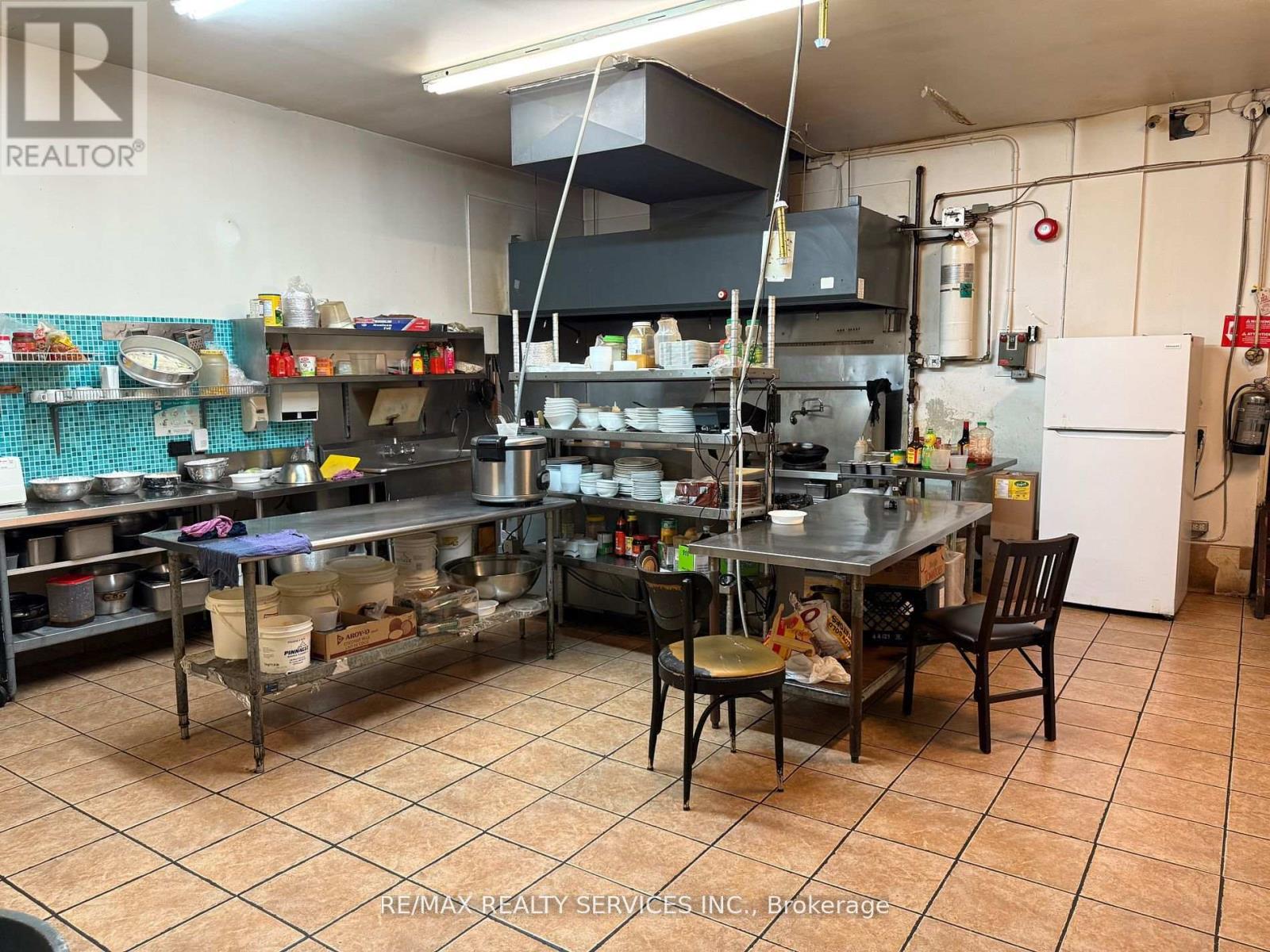 354 Main Street W, Hamilton, Ontario  L8P 1K2 - Photo 14 - X12485821