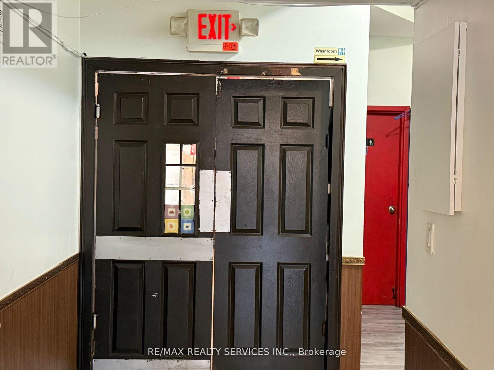 354 Main Street W, Hamilton, Ontario  L8P 1K2 - Photo 7 - X12485821