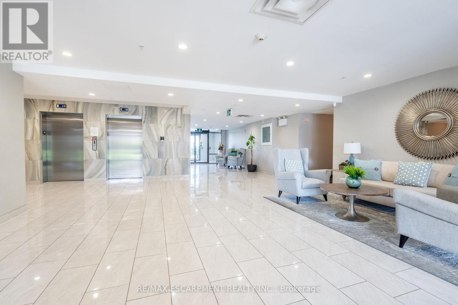 313 - 35 Southshore Crescent, Hamilton, Ontario  L8E 0J2 - Photo 5 - X12485823