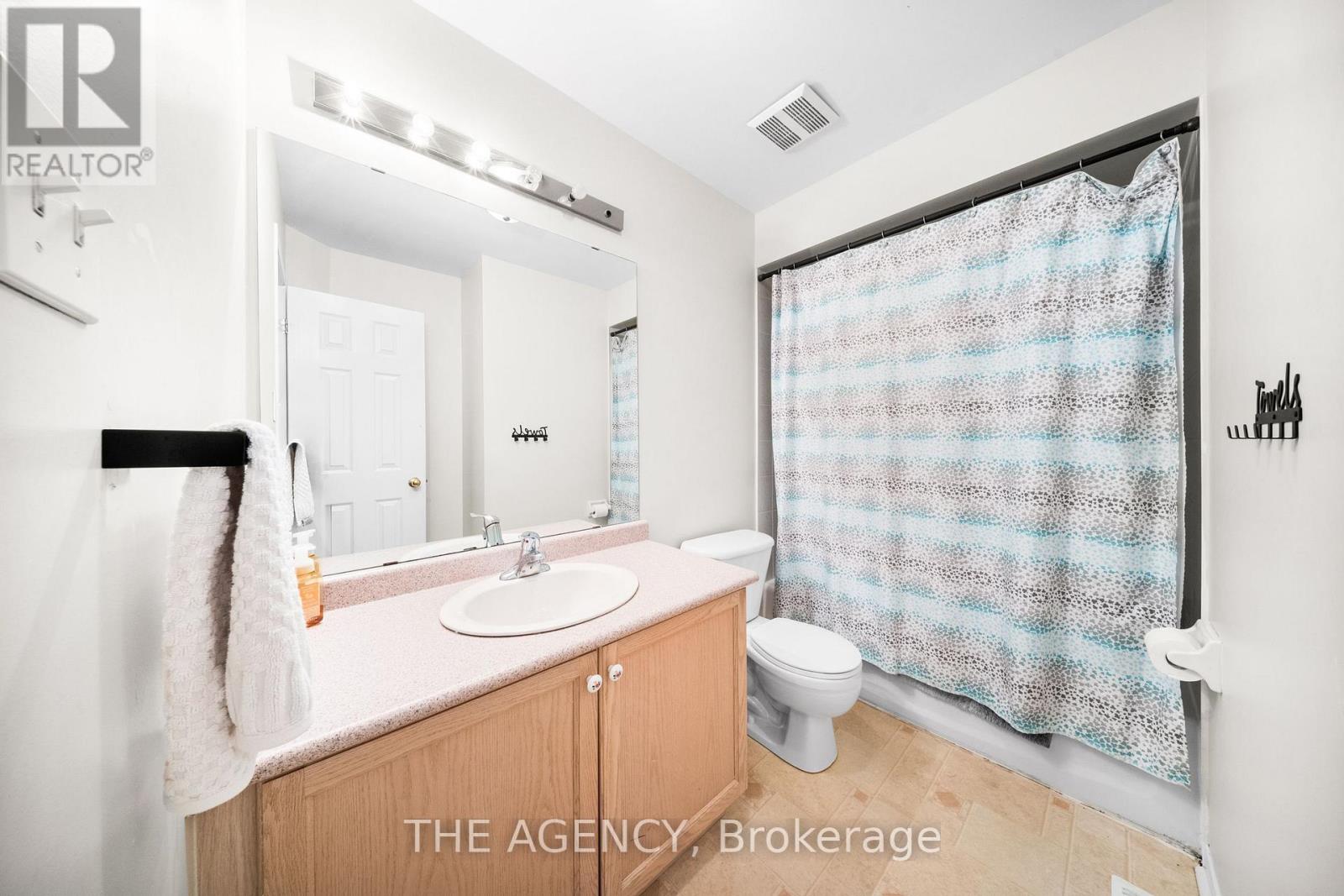 132 Blackburn Drive, Brantford, Ontario  N3T 6S2 - Photo 32 - X12485851