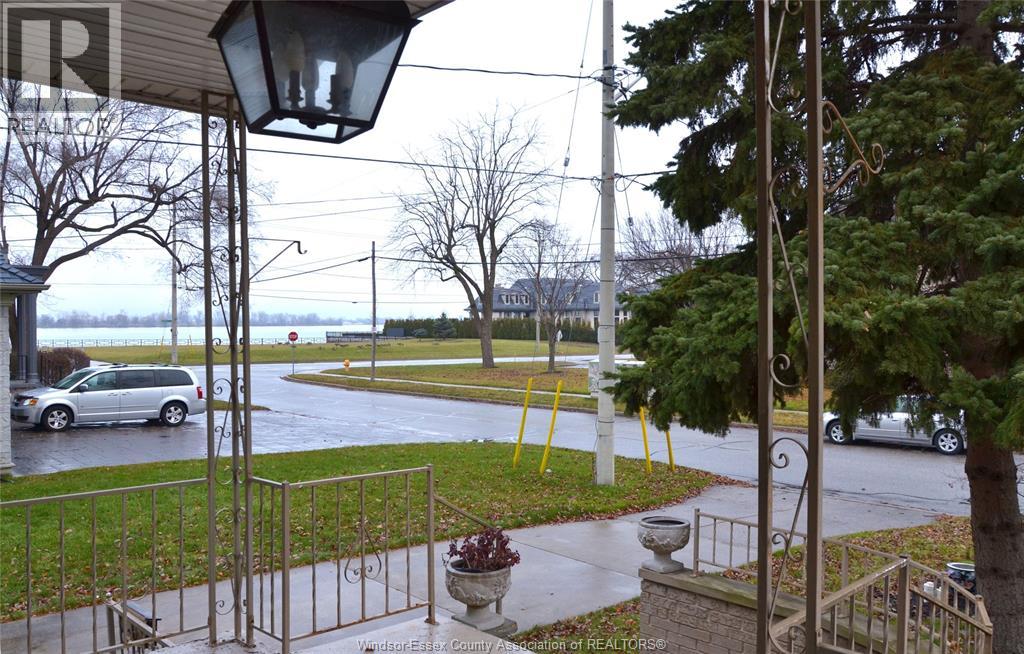 201 St. Rose Unit# Main, Windsor, Ontario  N8S 1X1 - Photo 3 - 25027340