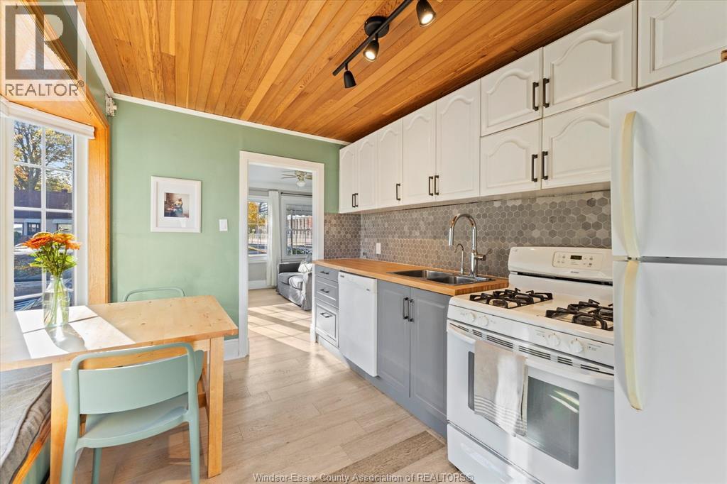 1942 Bernard, Windsor, Ontario  N8W 4R5 - Photo 11 - 25027373