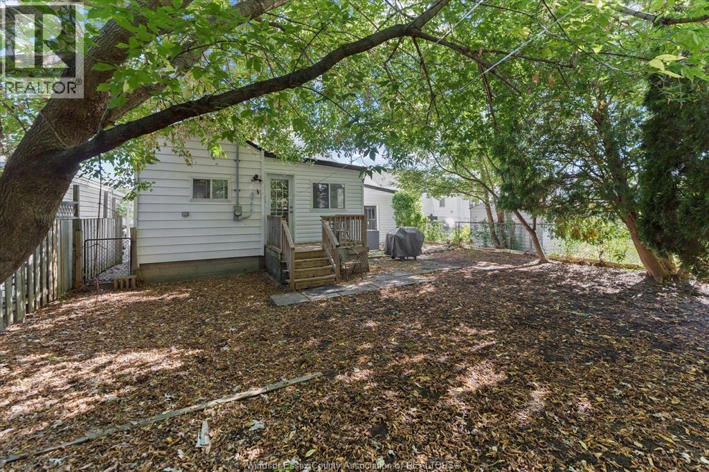 2369 Wellesley, Windsor, Ontario  N8W 2G3 - Photo 26 - 25027379