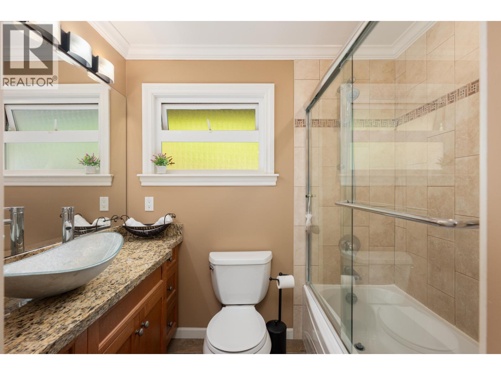 3658 Loraine Avenue, North Vancouver, British Columbia  V7R 4B8 - Photo 18 - R3050401