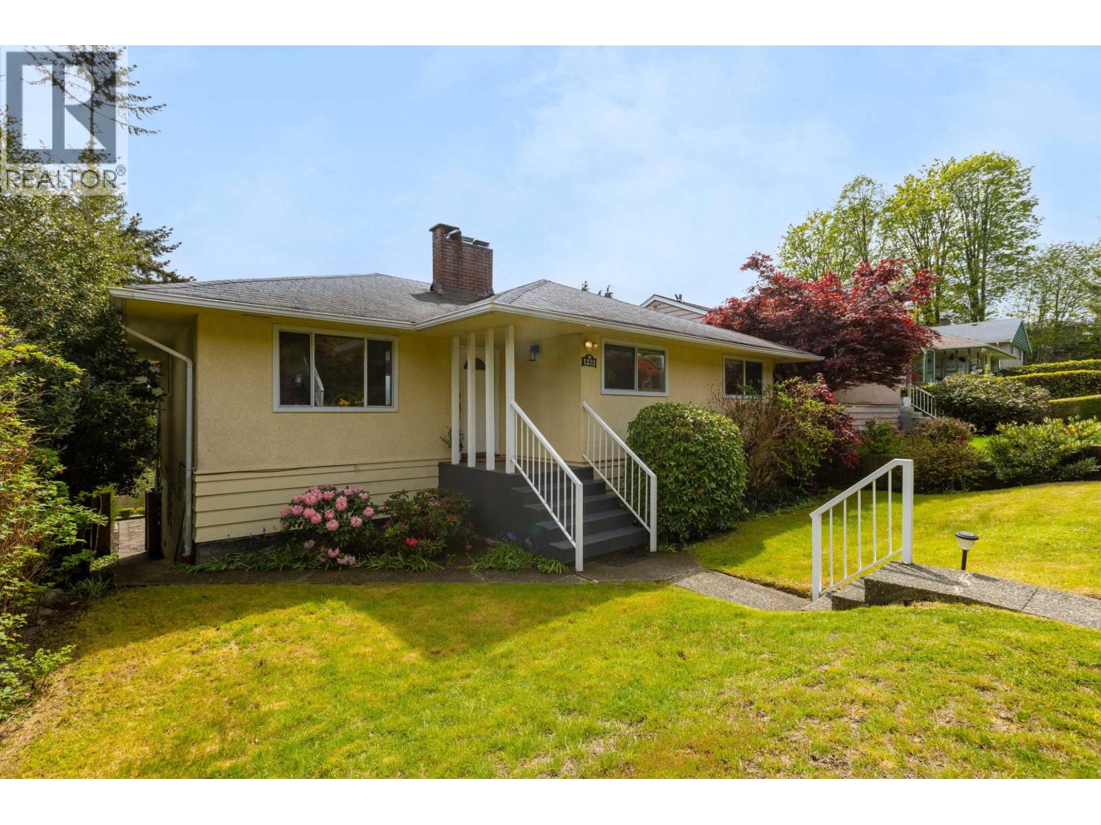 1231 Cloverley Street, North Vancouver, British Columbia  V7L 1N7 - Photo 37 - R3058441