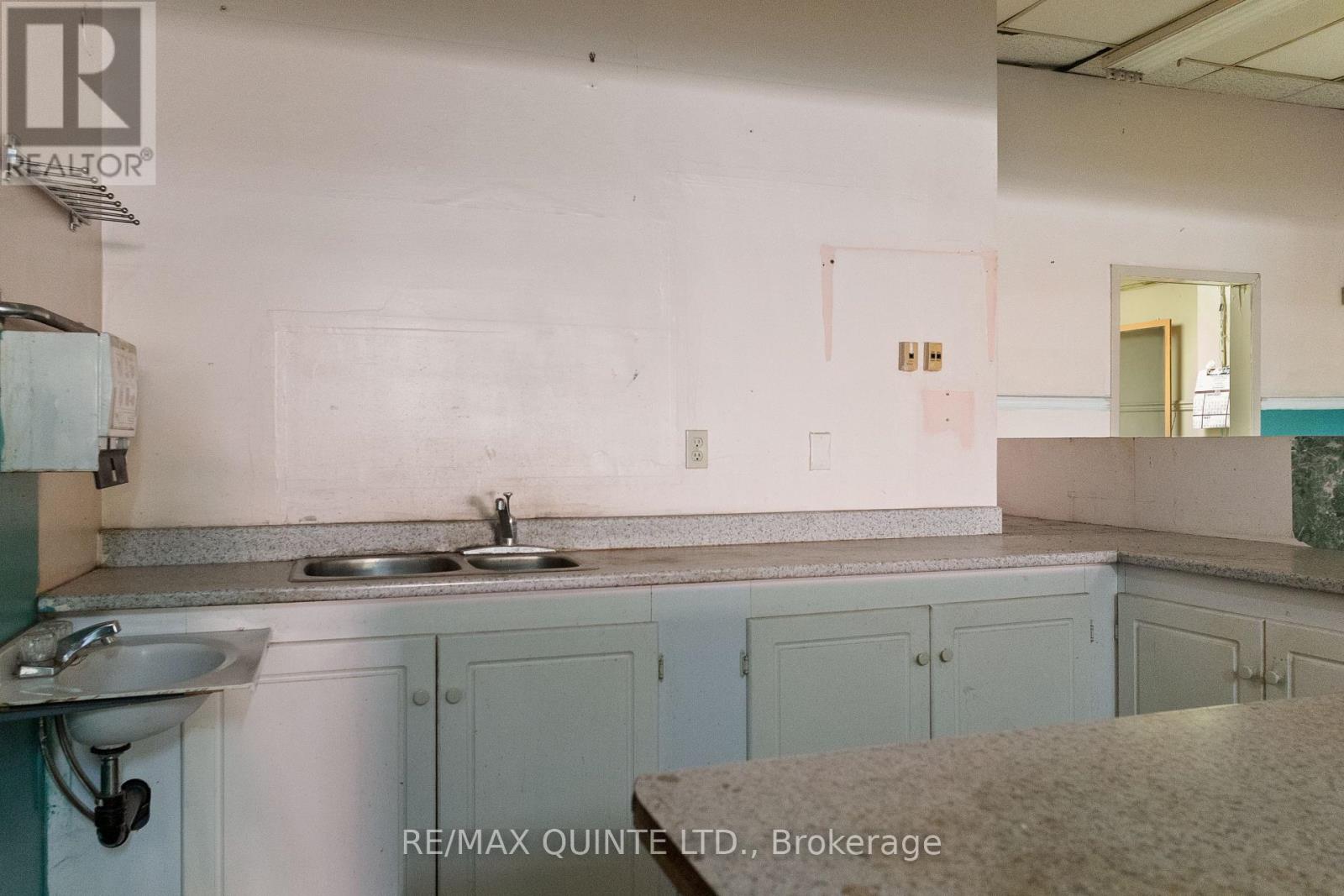 71 Dundas Street W, Quinte West, Ontario K8V 3P4 - Photo 11 - X11901253