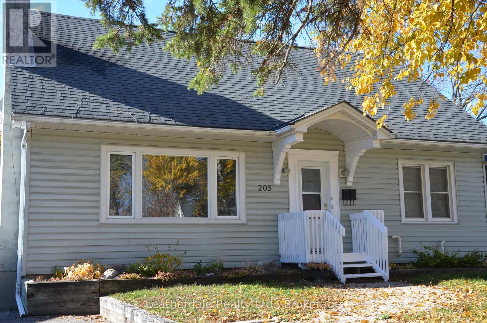 205 WEST STREET N, Orillia, Ontario