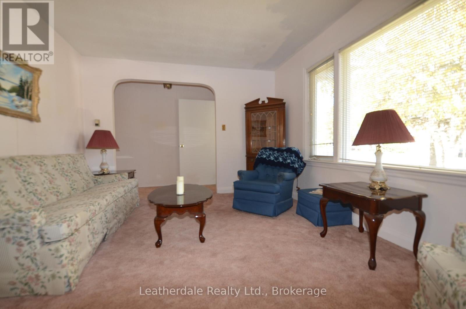 205 West Street N, Orillia, Ontario  L3V 5C7 - Photo 6 - S12486013