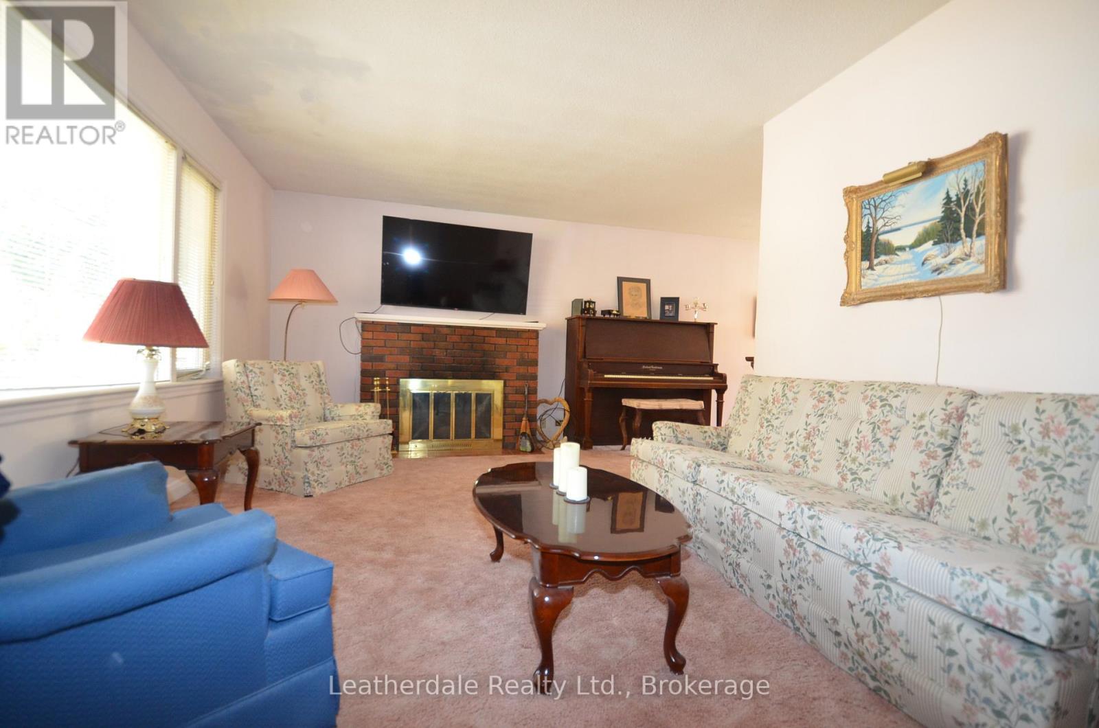 205 West Street N, Orillia, Ontario  L3V 5C7 - Photo 7 - S12486013