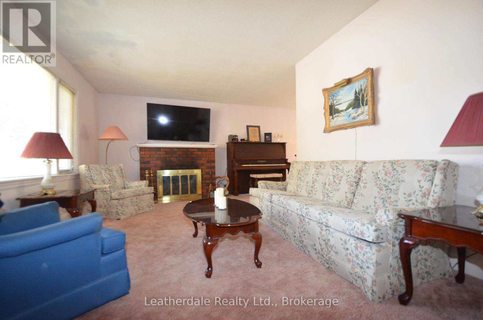 205 West Street N, Orillia, Ontario  L3V 5C7 - Photo 8 - S12486013