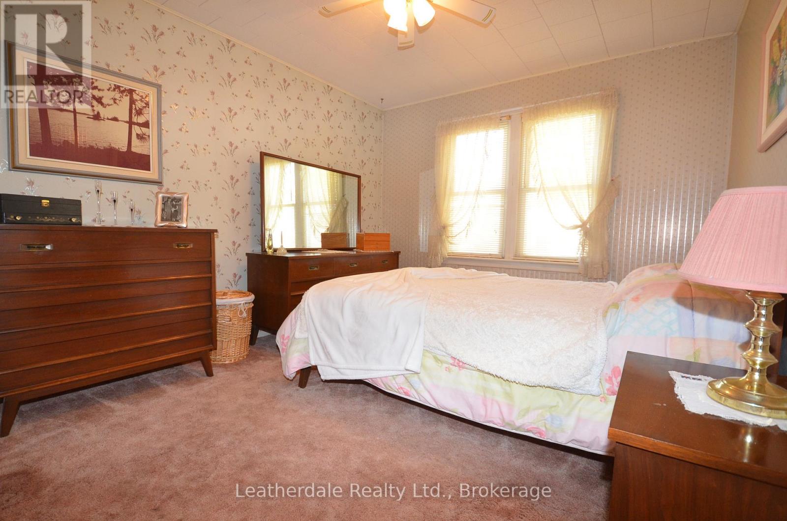 205 West Street N, Orillia, Ontario  L3V 5C7 - Photo 9 - S12486013