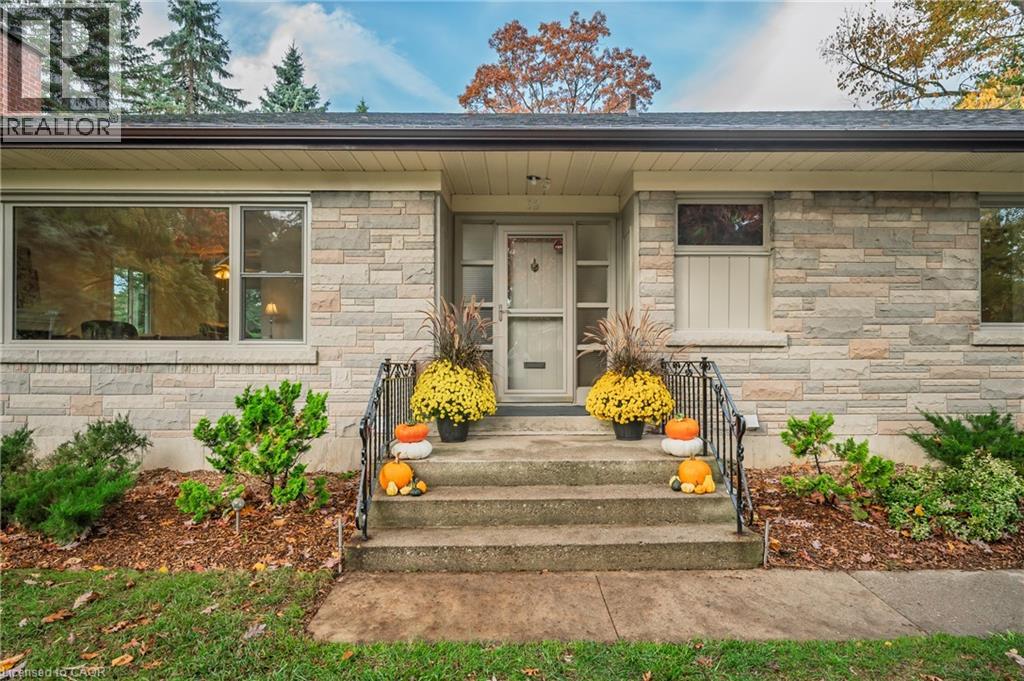 Photo 6 at 32 Park Road S, Brantford Photo 6 at 32 Park Road S, Brantford