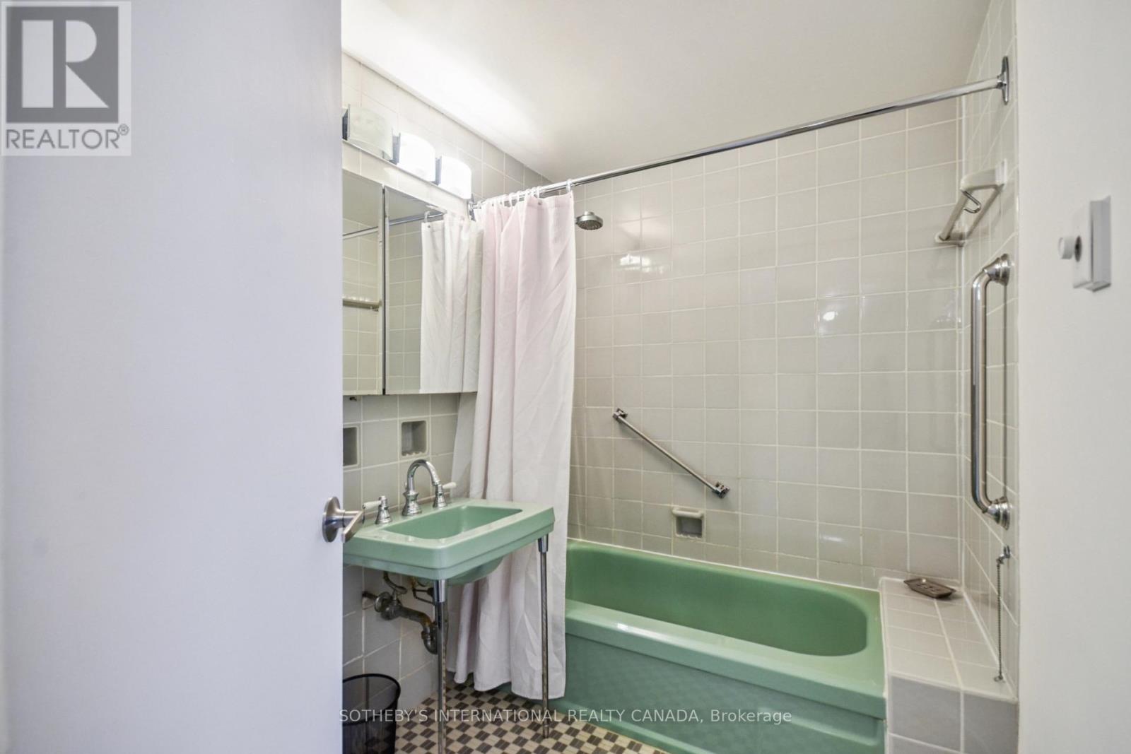 512 - 120 Rosedale Valley Road, Toronto, Ontario  M4W 1P8 - Photo 18 - C12485881