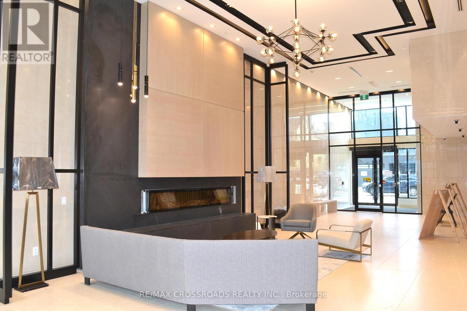 303 - 1 BELSIZE DRIVE, Toronto, Ontario