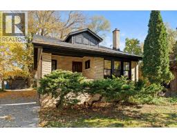 216 THOMPSON BOULEVARD, Windsor, Ontario