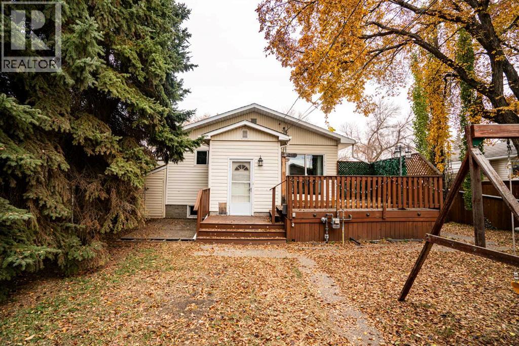 5218 45 Street, Camrose, Alberta  T4V 1E9 - Photo 4 - A2266343