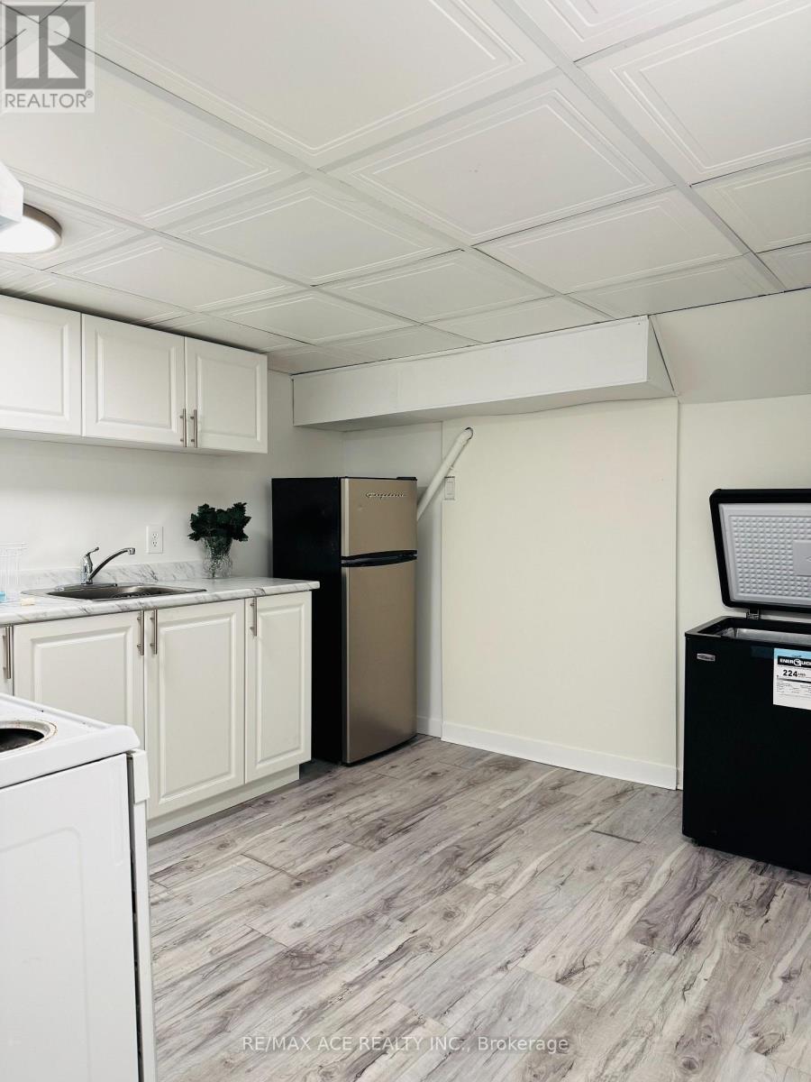 Bsmt - 70 Colonial Avenue, Toronto, Ontario  M1M 2C5 - Photo 2 - E12485868