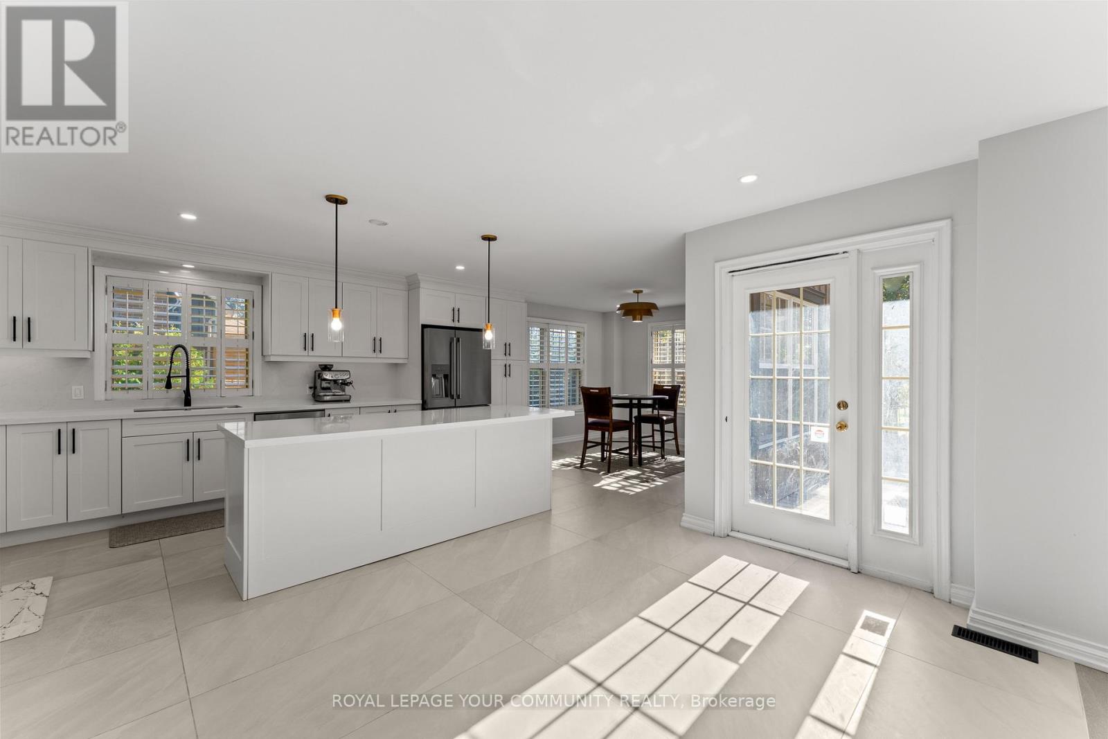 1645 Acorn Lane, Pickering, Ontario  L1Y 1A7 - Photo 9 - E12485912