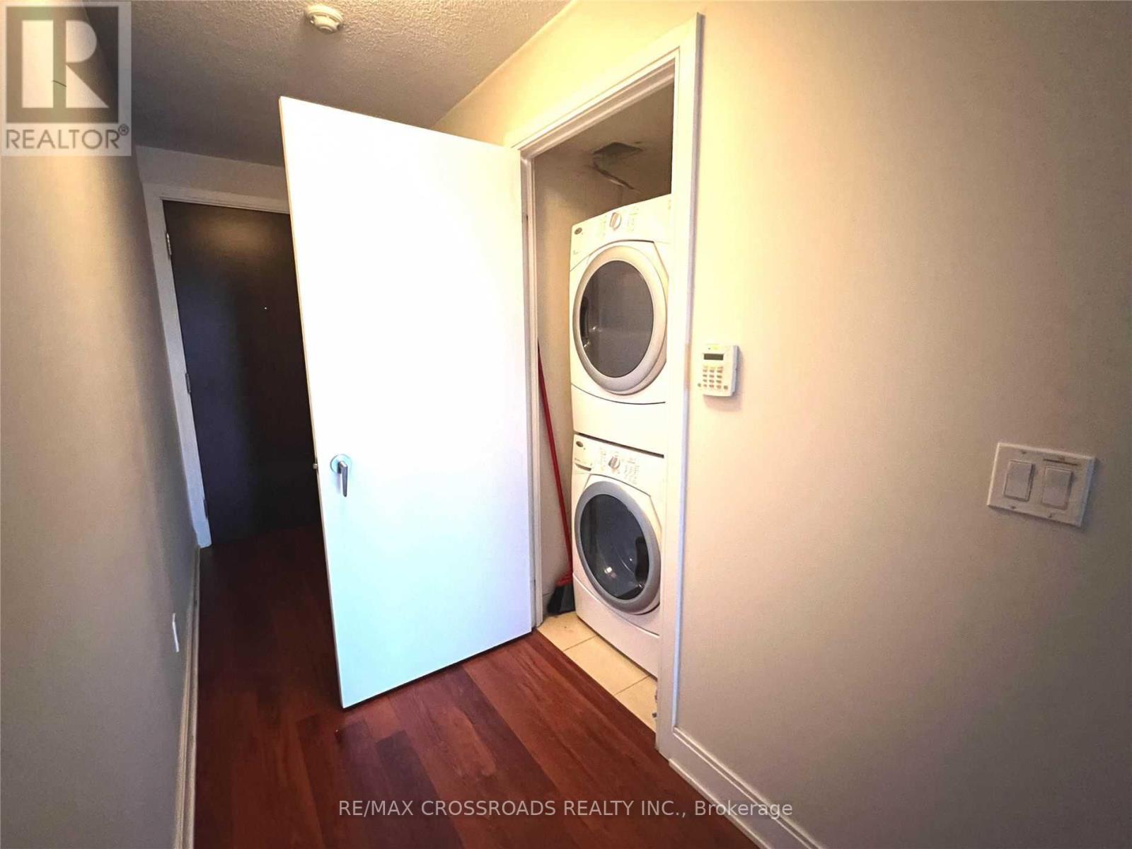 1001 - 125 Village Green Square, Toronto, Ontario  M1S 0G3 - Photo 3 - E12485919