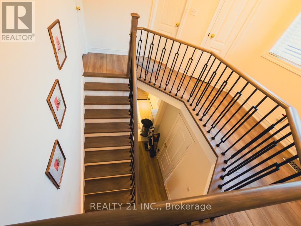 35 Markwood Crescent W, Whitby, Ontario  L1R 2S3 - Photo 6 - E12485930