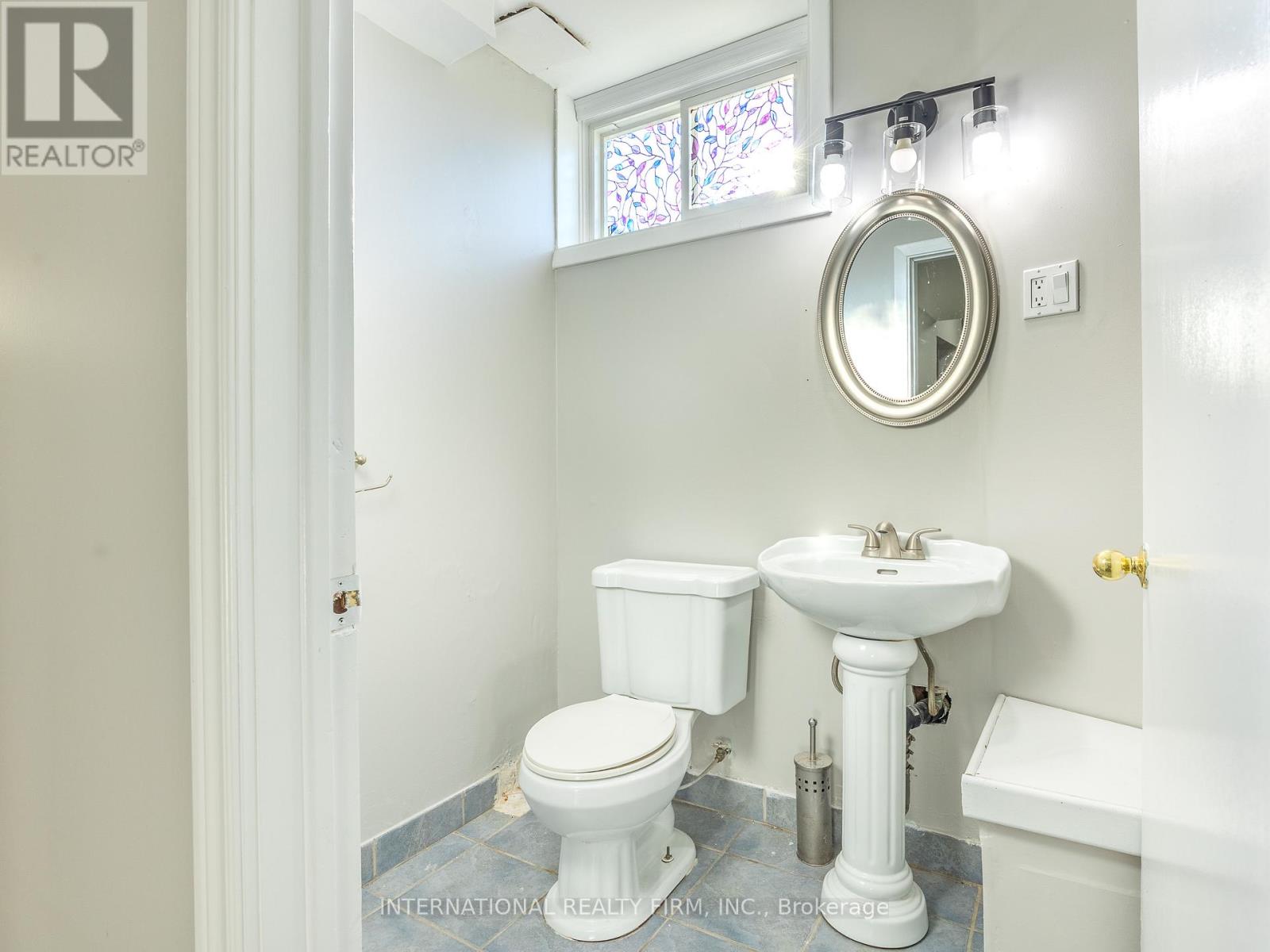 Basement - 345 Park Road S, Oshawa, Ontario  L1J 4H6 - Photo 14 - E12485973