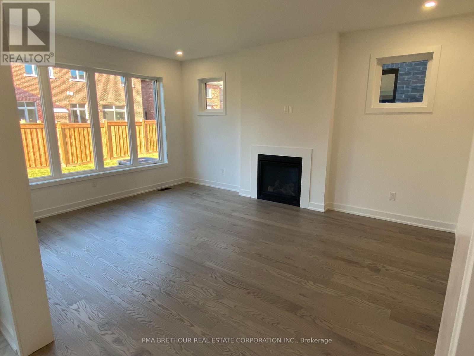 35 Brabin Circle, Whitby, Ontario  L1P 0B9 - Photo 10 - E12319751