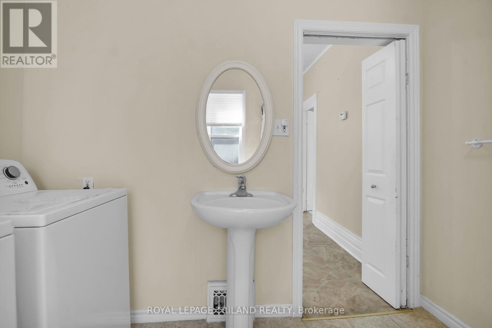 824 Stedwell Street, London East, Ontario  N5Z 1L8 - Photo 13 - X12485991