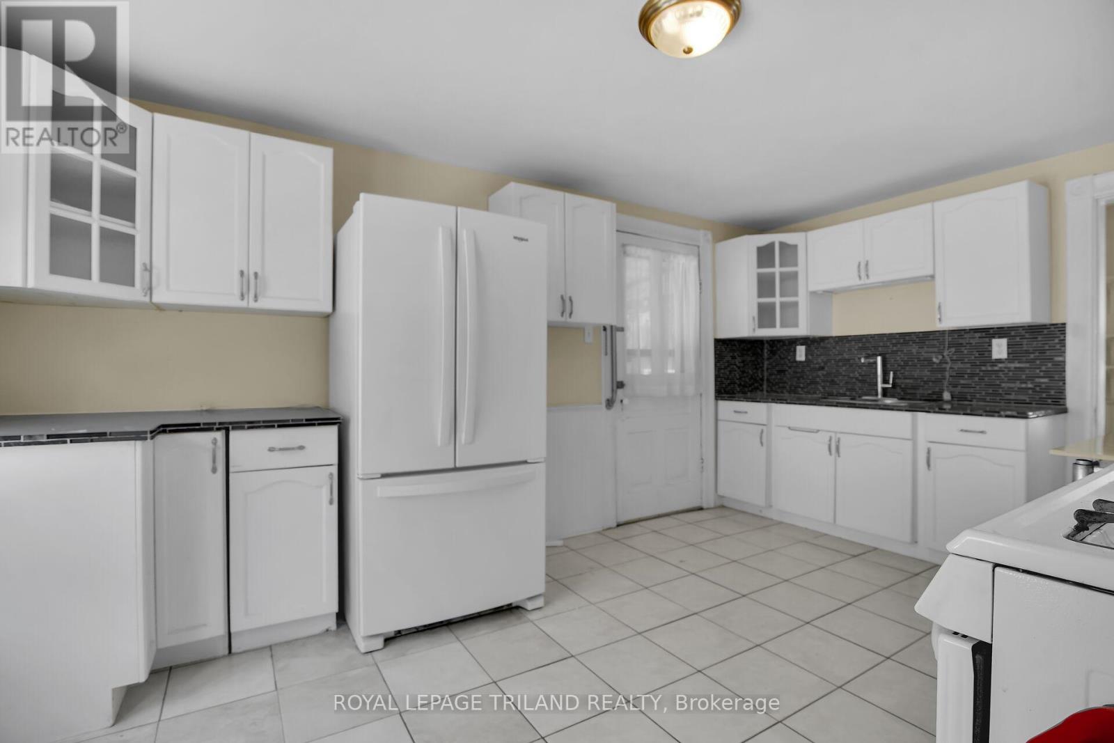 824 Stedwell Street, London East, Ontario  N5Z 1L8 - Photo 6 - X12485991