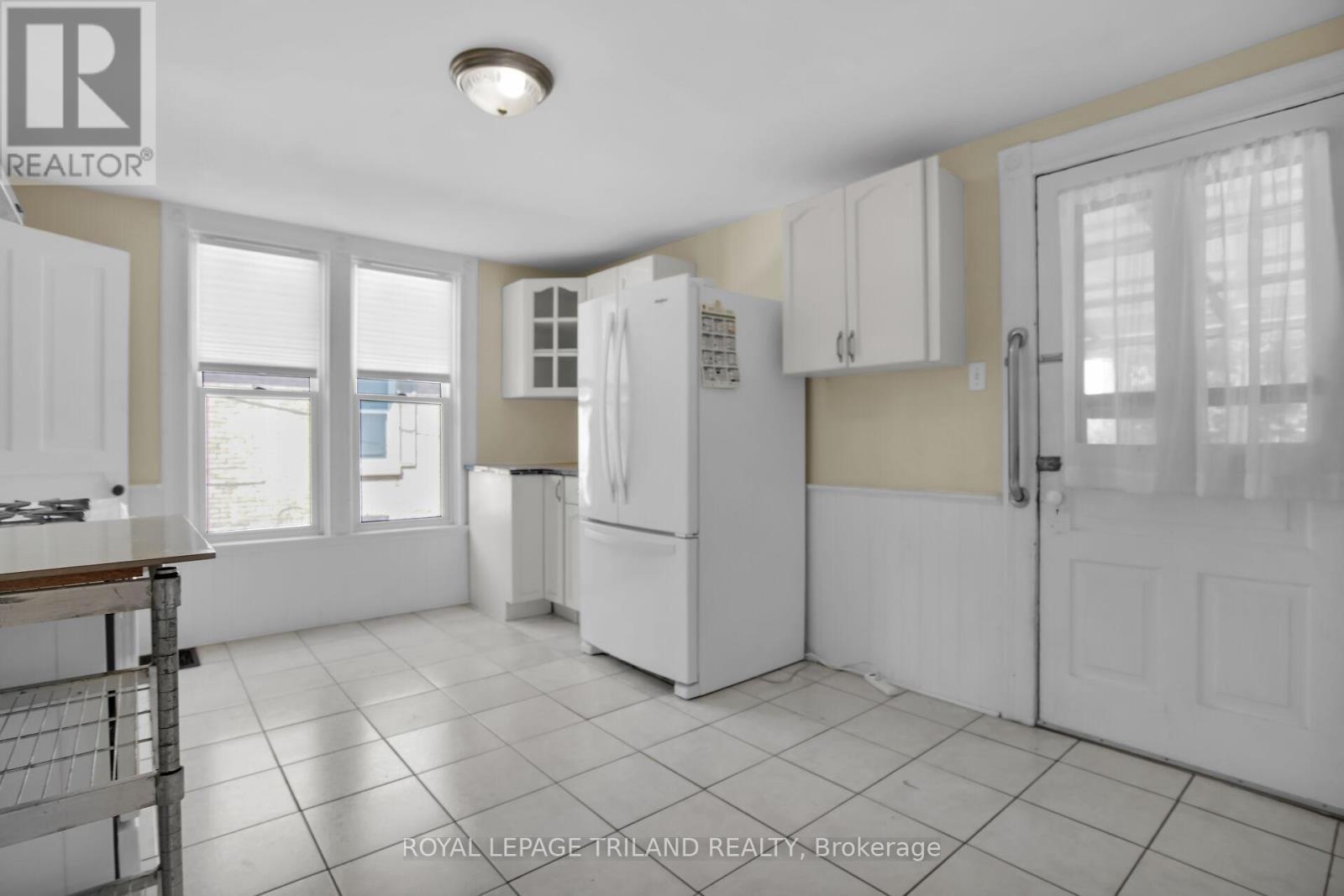 824 Stedwell Street, London East, Ontario  N5Z 1L8 - Photo 7 - X12485991