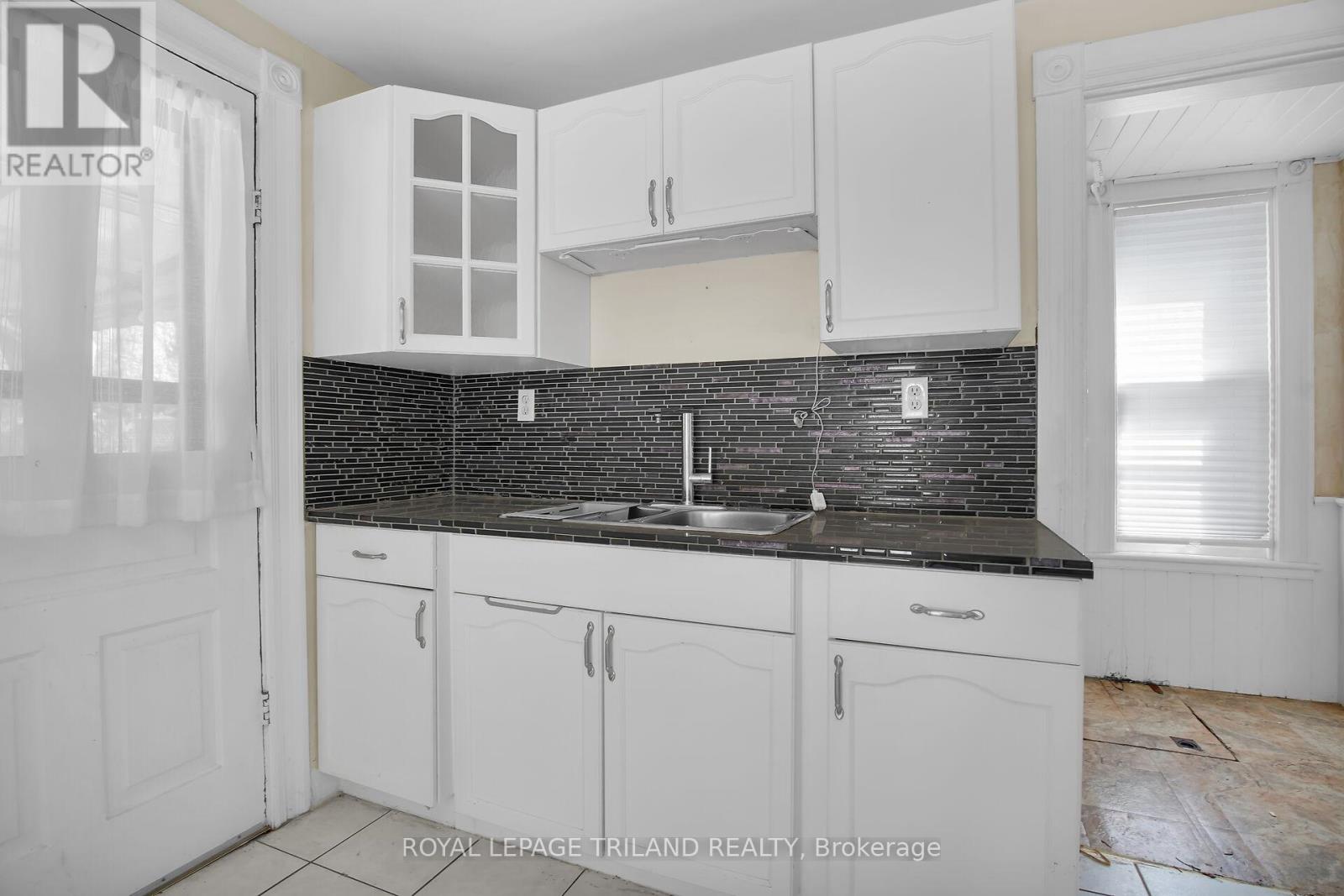 824 Stedwell Street, London East, Ontario  N5Z 1L8 - Photo 8 - X12485991