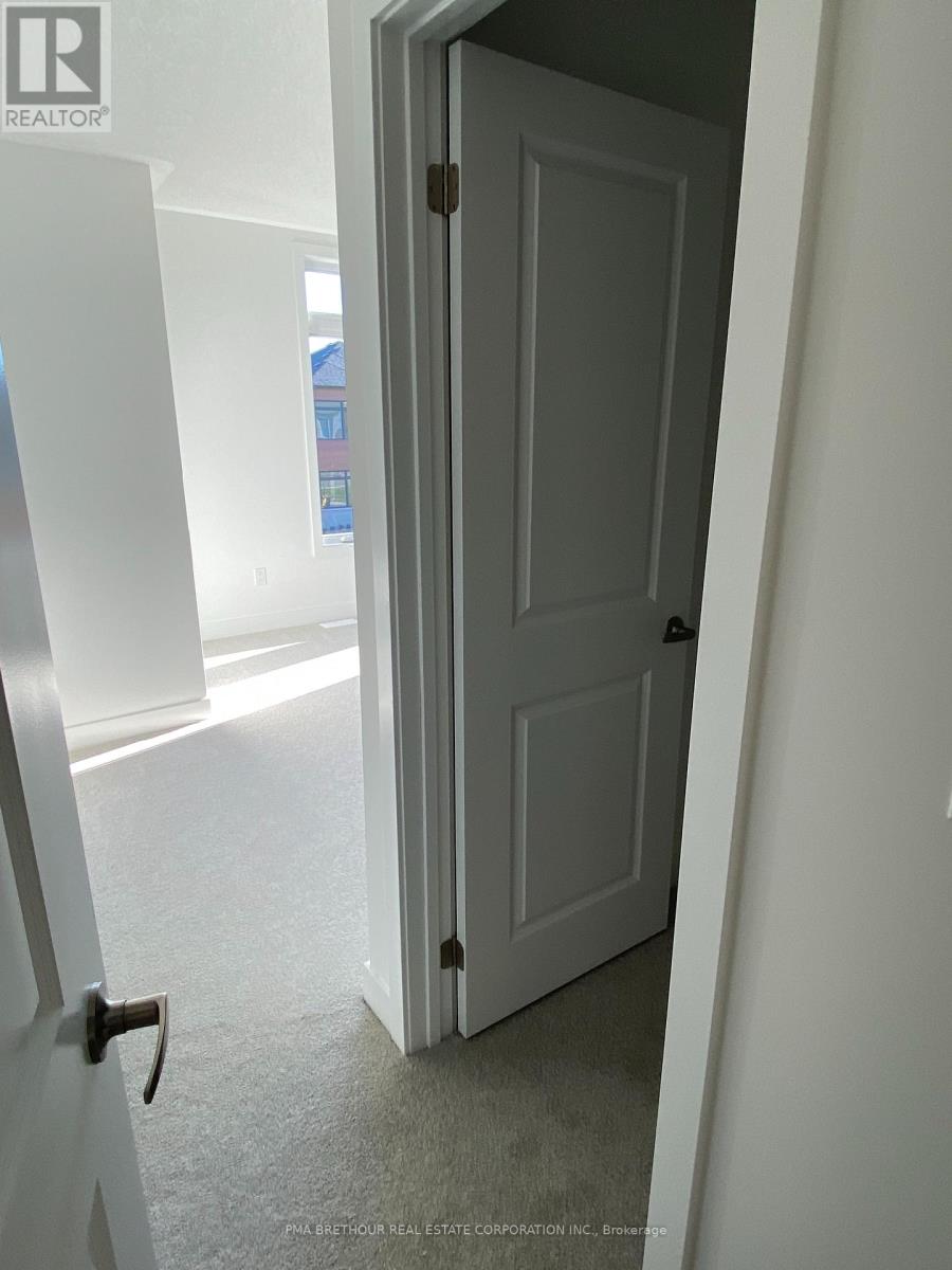 35 Brabin Circle, Whitby, Ontario  L1P 0B9 - Photo 19 - E12319751