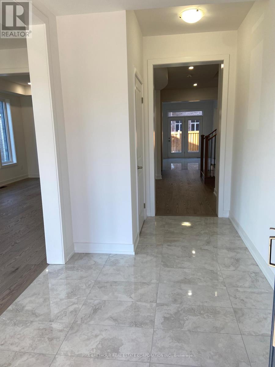 35 Brabin Circle, Whitby, Ontario  L1P 0B9 - Photo 2 - E12319751