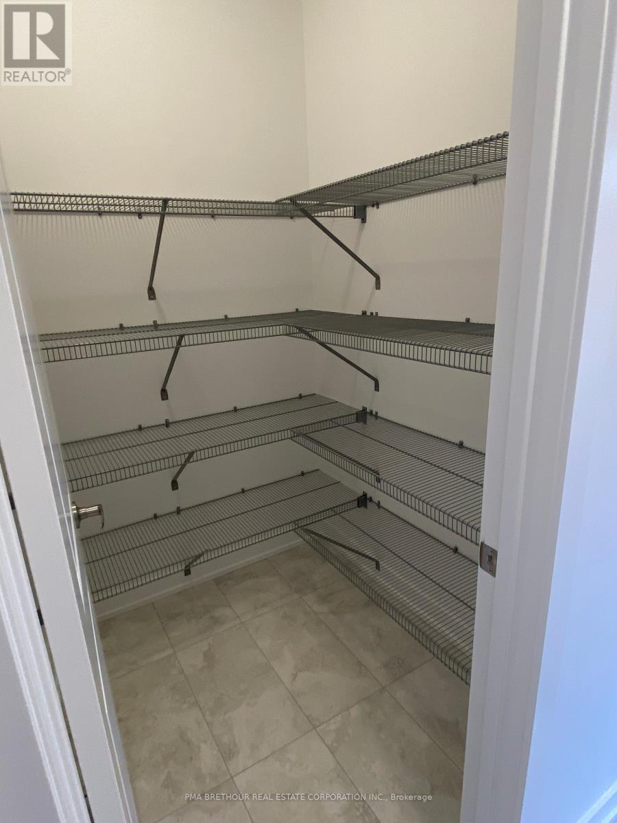 35 Brabin Circle, Whitby, Ontario  L1P 0B9 - Photo 9 - E12319751