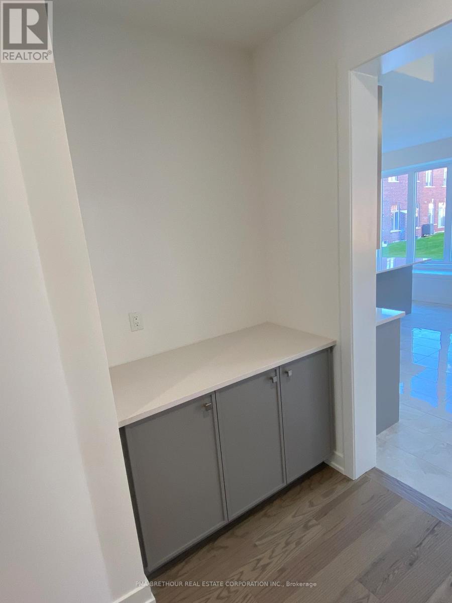 35 Brabin Circle, Whitby, Ontario  L1P 0B9 - Photo 8 - E12319751