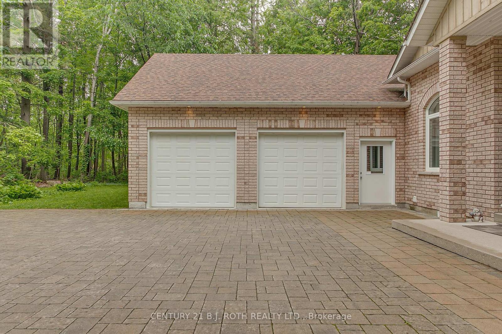 3925 Algoma Avenue, Innisfil, Ontario  L9S 2M4 - Photo 12 - N12406633