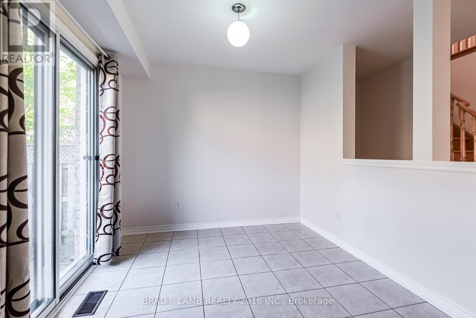 45 Waterton Crescent, Richmond Hill, Ontario  L4B 4L2 - Photo 12 - N12478416