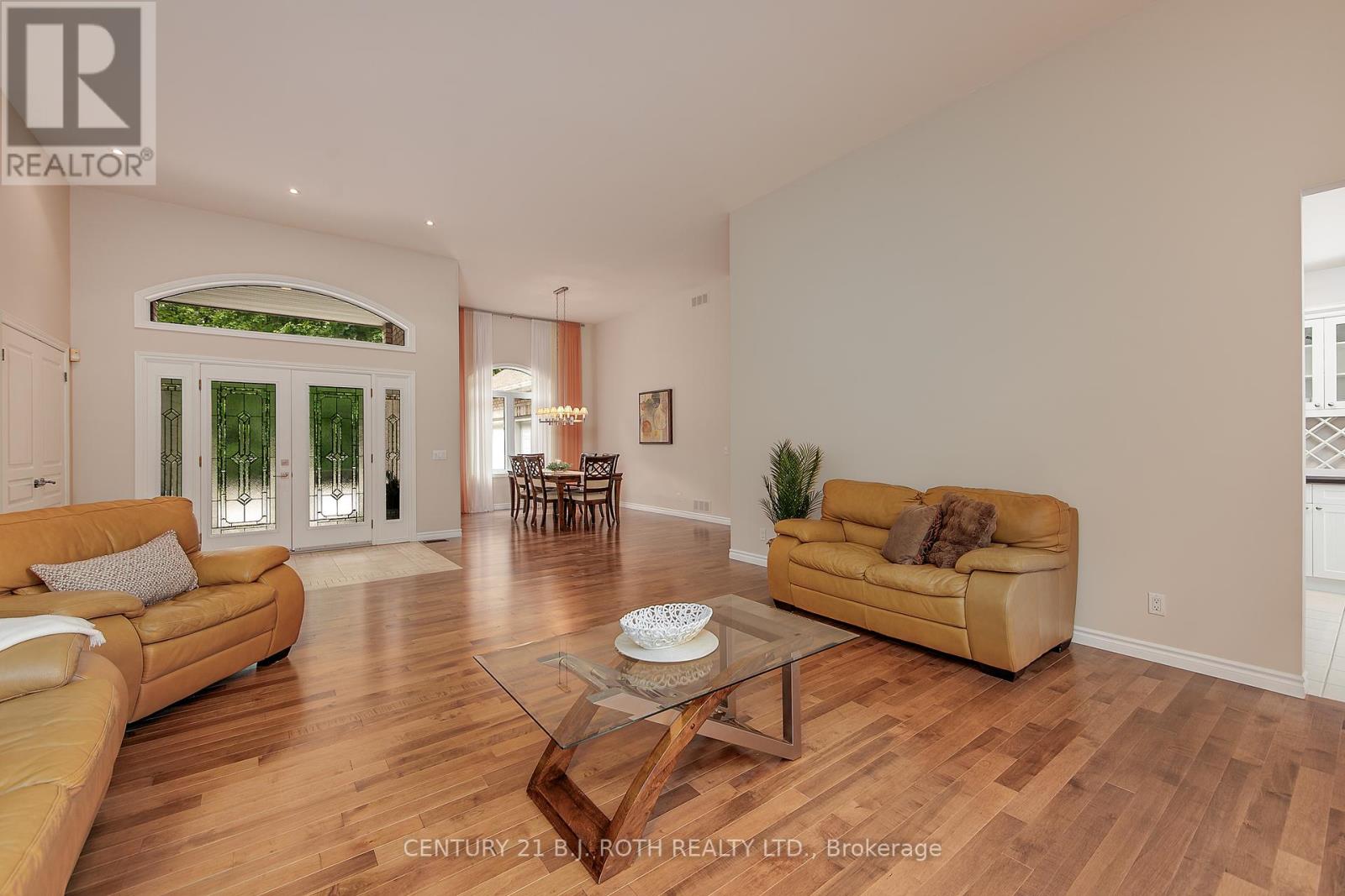 3925 Algoma Avenue, Innisfil, Ontario  L9S 2M4 - Photo 22 - N12406633