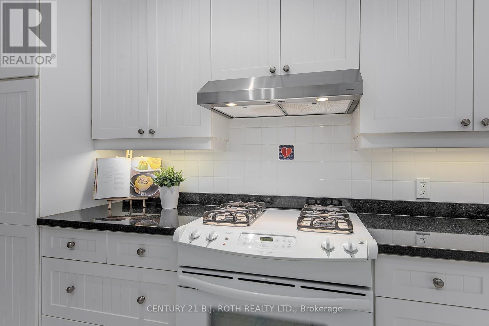 3925 Algoma Avenue, Innisfil, Ontario  L9S 2M4 - Photo 26 - N12406633