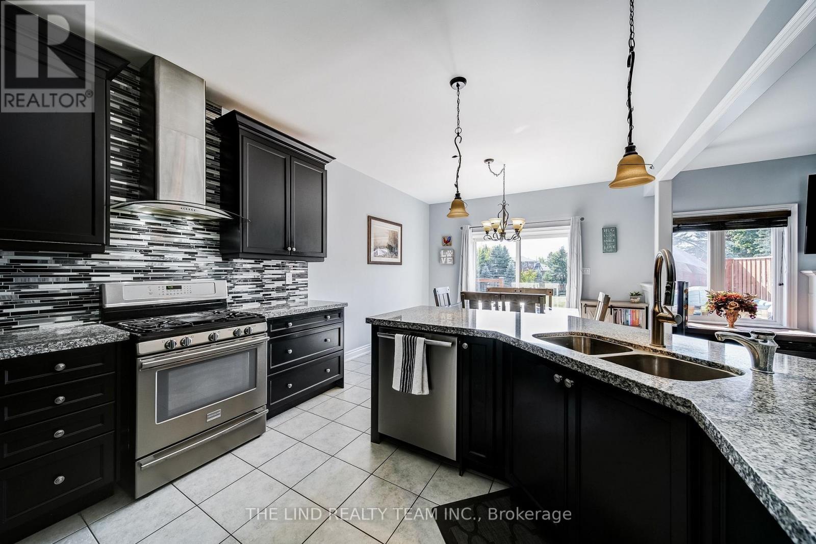 26 Keenan Drive, Adjala-Tosorontio (Loretto), Ontario  L0G 1L0 - Photo 17 - N12485855