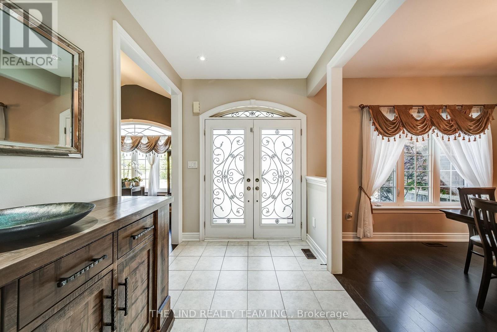 26 Keenan Drive, Adjala-Tosorontio (Loretto), Ontario  L0G 1L0 - Photo 5 - N12485855