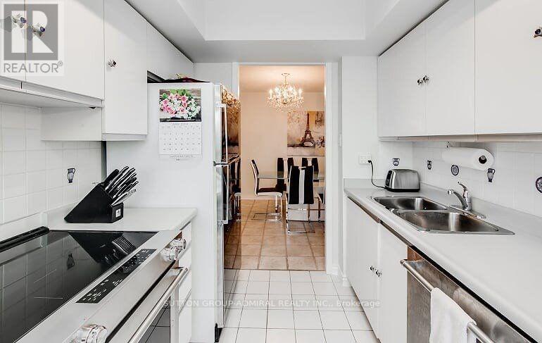 909 - 7420 Bathurst Street, Vaughan, Ontario  L4J 6X4 - Photo 7 - N12485864