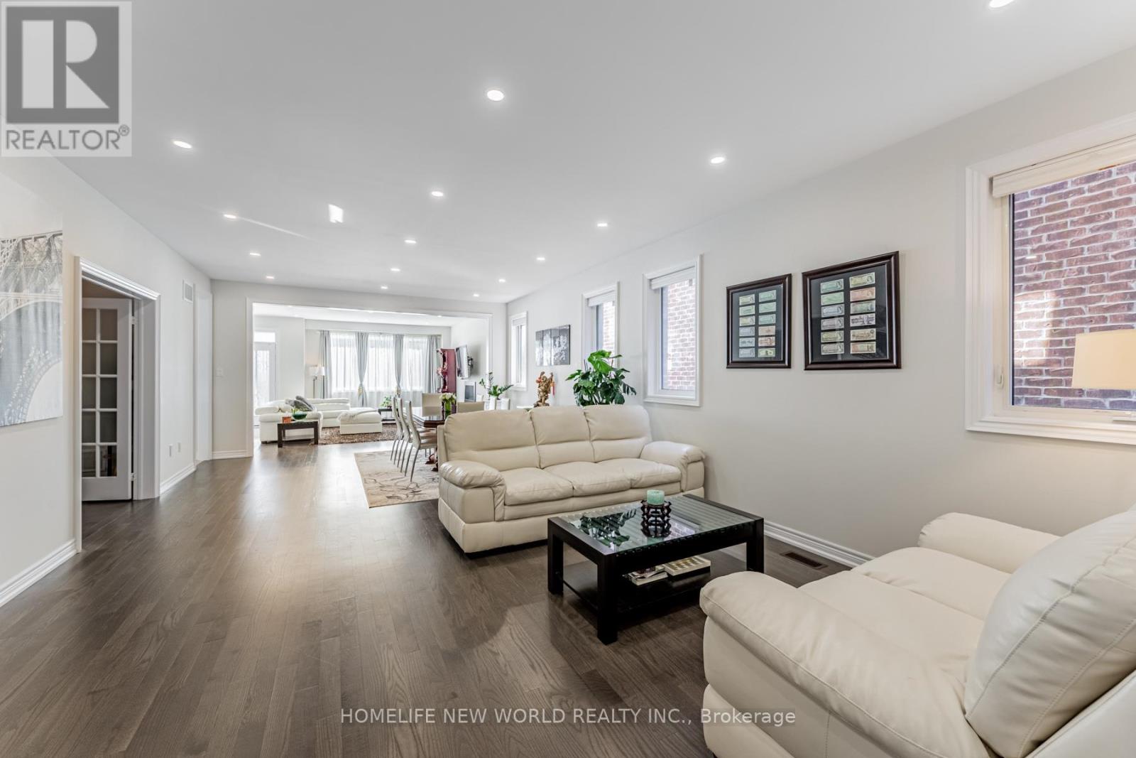 43 Starkweather Street, Aurora, Ontario  L4G 0Z2 - Photo 3 - N12485882