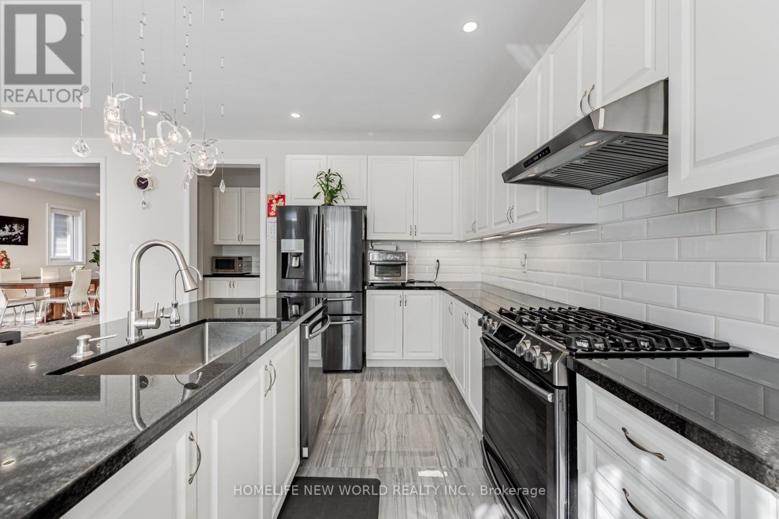 43 Starkweather Street, Aurora, Ontario  L4G 0Z2 - Photo 9 - N12485882