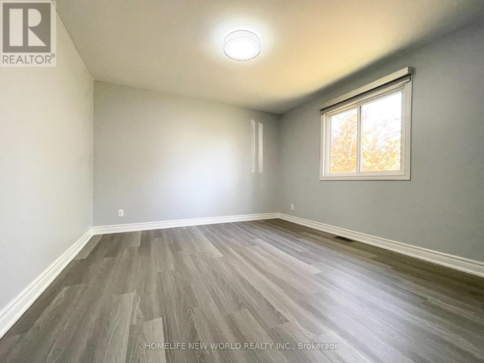 716 Lake Drive S, Georgina, Ontario  L4P 1V1 - Photo 13 - N12485896